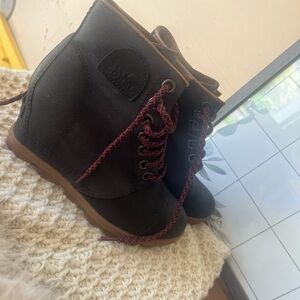 Sorel Black Ankle Boots with Red Laces
